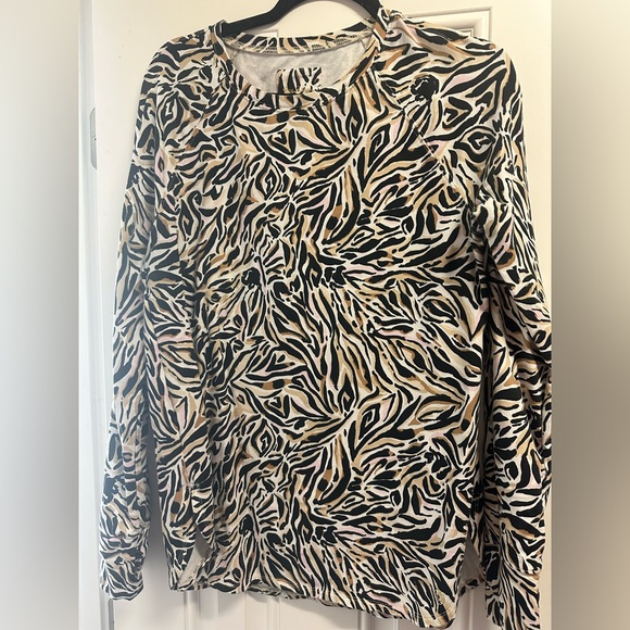 Lilly Pulitzer Tops - Lilly Pulitzer Luxletic Blythe pullover